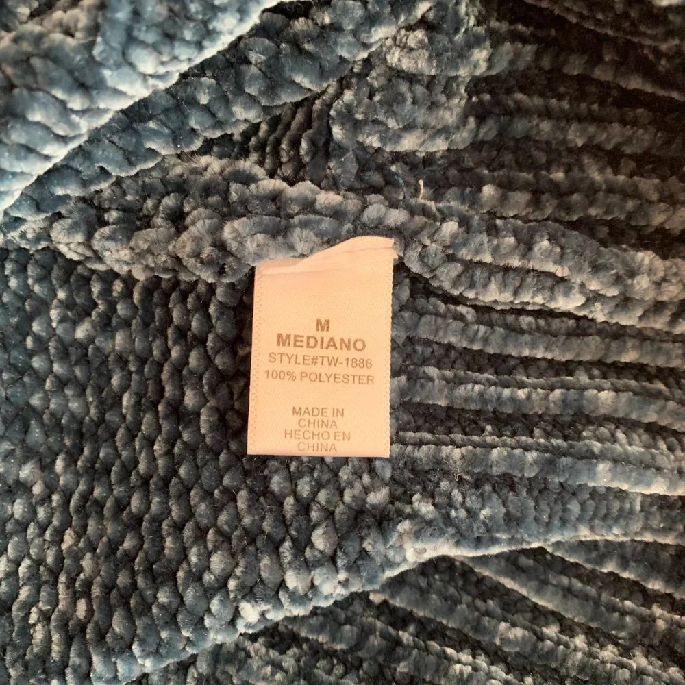 Zenana Outfitters Medium Blue V-Neck Women's Super Soft Pullover Sweater EUC
